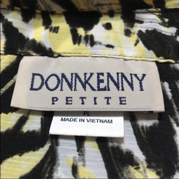 DonnKenny Petites Large Zebra Print Button Top - Picture 3 of 7
